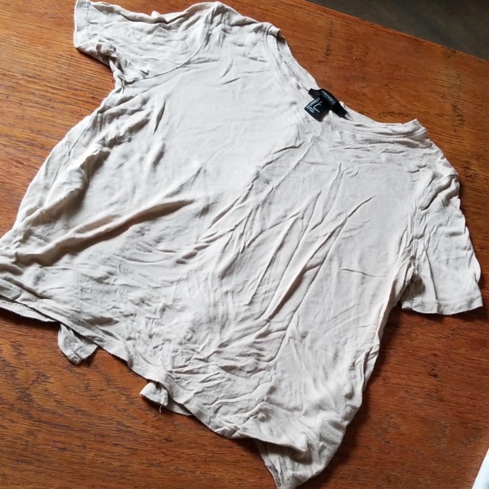 EUC split back forever 21 womens tshirt